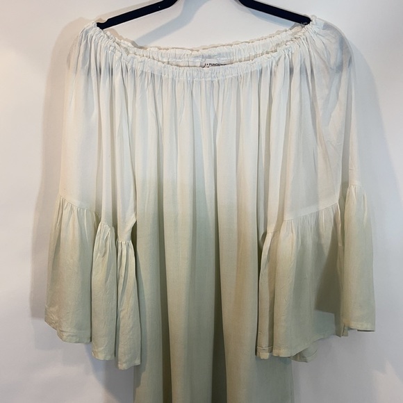 Elegant Off-Shoulder Mini Dress in Cream - Picture 2 of 9